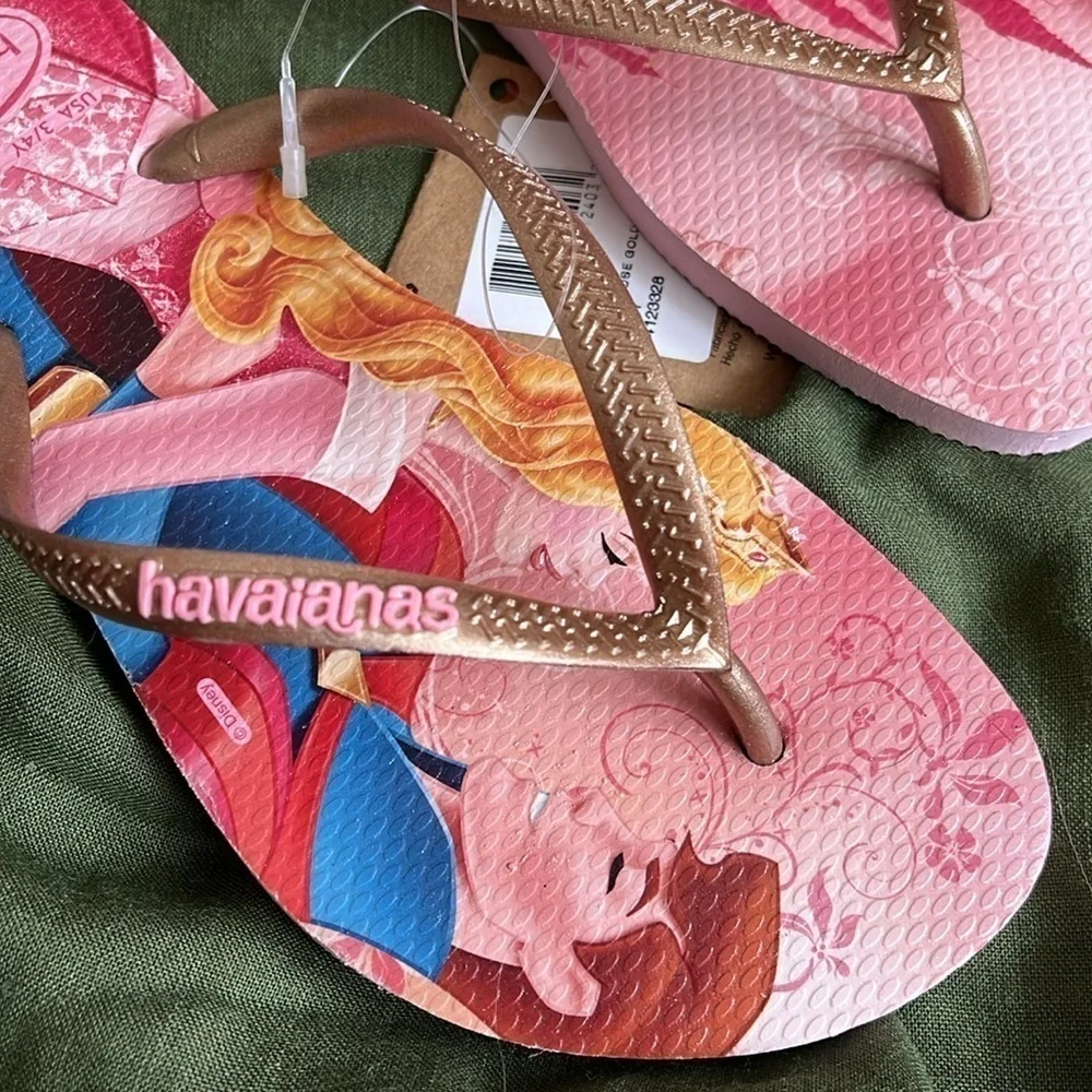 Brand New Havaianas Two Pairs Flip Flops Disney Sleeping Beauty Leopard Print